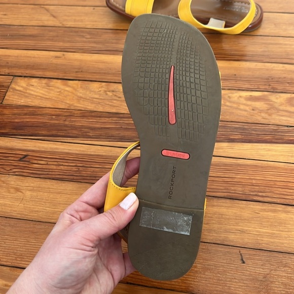 Rockport Total Motion Yellow Leather Zadie Sandals with Buckle - Size 7.5 - Picture 8 of 10